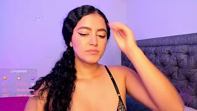 Snapshot of Adhara-zanne chatting on November 17, 2025, 9:13 am Adhara-zanne online show from November 17, 2025, 9:13 am