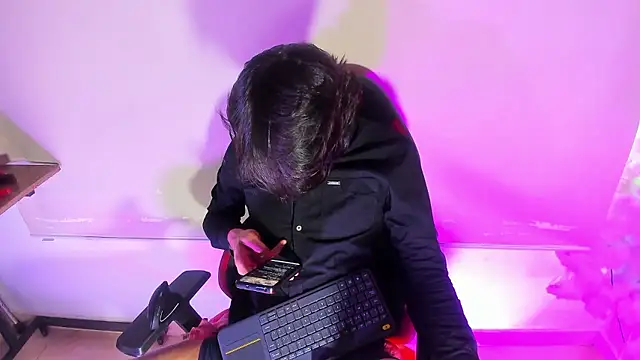 LilOwen  online show from January 18, 2026, 3:48 pm