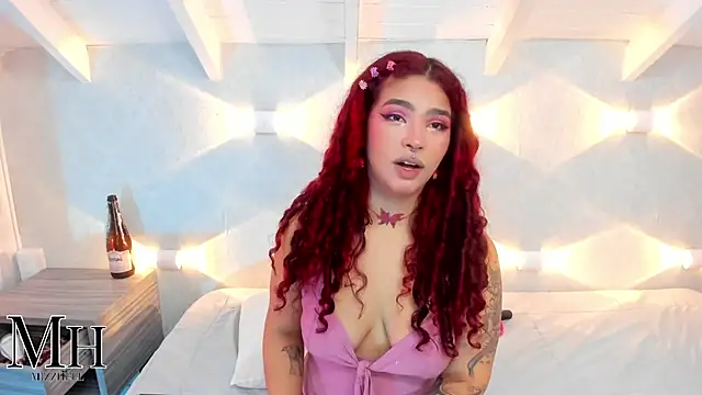 Snapshot of MizzHell chatting on January 6, 2026, 4:16 am MizzHell online show from January 6, 2026, 4:16 am