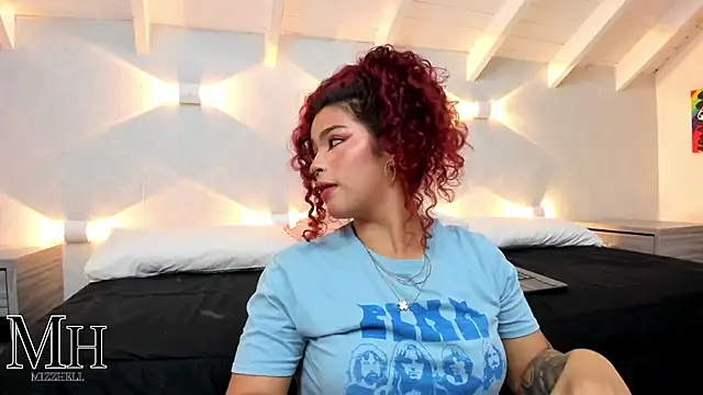 Snapshot of MizzHell chatting on November 23, 2025, 12:48 pm MizzHell online show from November 23, 2025, 12:48 pm