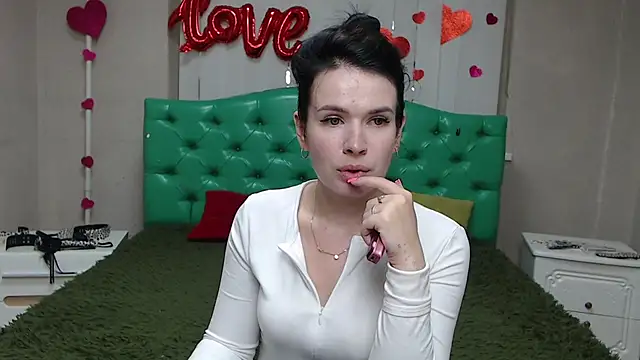 Snapshot of JasmineKouch chatting on July 9, 2026, 5:56 pm JasmineKouch online show from July 9, 2026, 5:56 pm