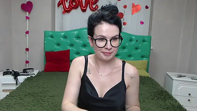 Snapshot of JasmineKouch chatting on July 8, 2026, 6:19 pm JasmineKouch online show from July 8, 2026, 6:19 pm