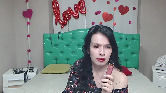 Snapshot of JasmineKouch chatting on April 19, 2026, 6:10 pm JasmineKouch online show from April 19, 2026, 6:10 pm