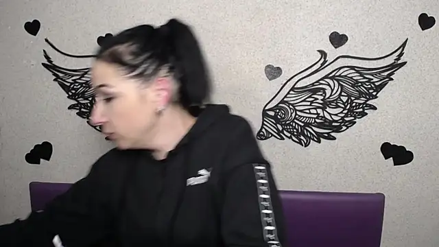 ElizabethSho online show from February 14, 2026, 6:13 am