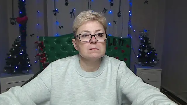 EmiliaGree online show from December 18, 2025, 6:01 pm