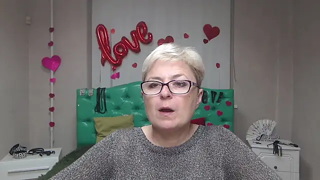 EmiliaGree online show from October 8, 2025, 5:02 pm