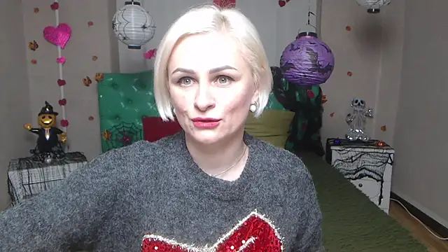 Snapshot of OliviaHorst chatting on November 9, 2025, 6:12 pm OliviaHorst online show from November 9, 2025, 6:12 pm