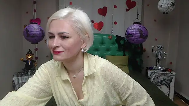 Snapshot of OliviaHorst chatting on October 29, 2025, 6:23 am OliviaHorst online show from October 29, 2025, 6:23 am