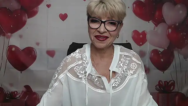 EllaBonito online show from April 18, 2026, 5:54 am