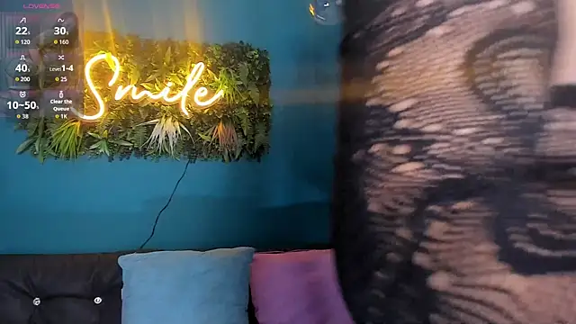 celestelewis online show from December 3, 2025, 7:35 pm