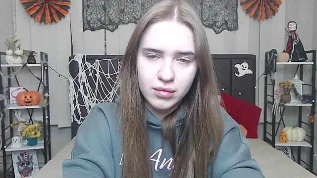 LauraHlot online show from October 26, 2025, 6:41 pm