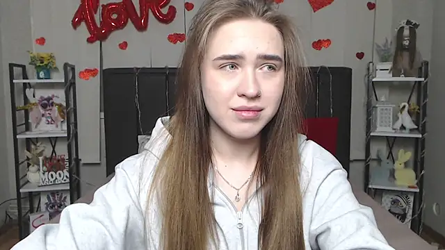 LauraHlot online show from February 17, 2026, 6:22 am