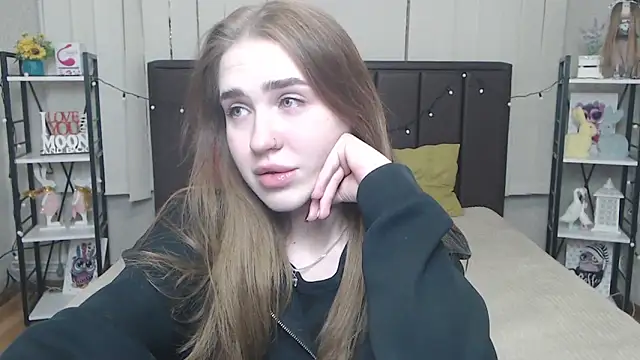 LauraHlot online show from October 7, 2025, 5:14 pm