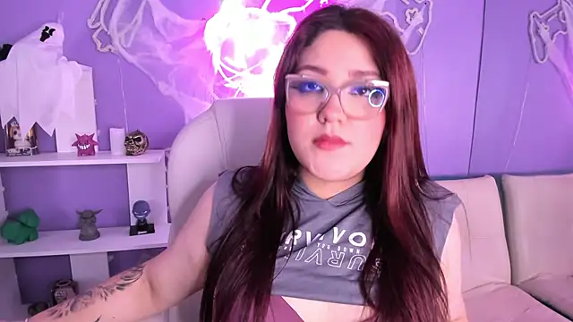 Camiila Osorio online show from October 29, 2025, 7:35 pm