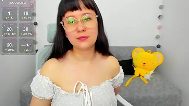 Snapshot of Sofiskies chatting on November 8, 2025, 11:52 pm Sofiskies online show from November 8, 2025, 11:52 pm