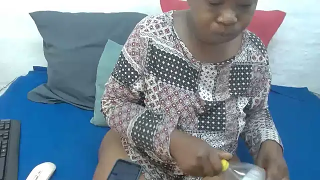 Thickchocolatex2 online show from November 29, 2025, 6:13 am