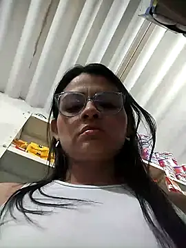 Linda Lars online show from November 26, 2025, 2:55 am