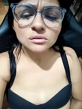 Linda Lars online show from October 30, 2025, 2:43 am