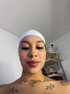 MarieLeon online show from May 22, 2026, 7:34 pm