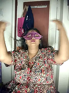 Ayesha-Baby online show from November 17, 2025, 6:34 pm