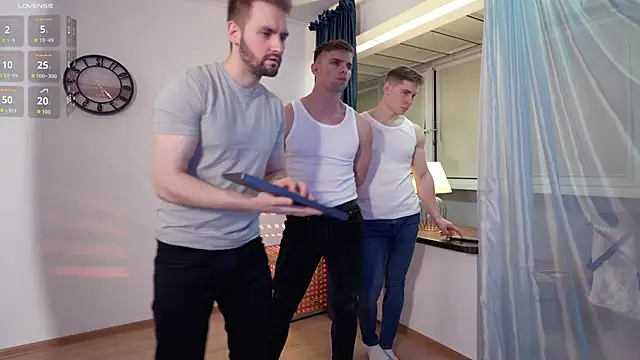 Snapshot of Nik_Sharp chatting on December 18, 2025, 2:43 pm Nik Sharp online show from December 18, 2025, 2:43 pm