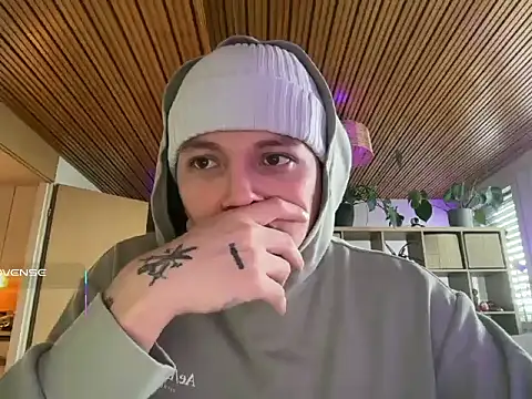 ccamilo-andress online show from January 8, 2026, 10:21 am