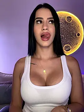 Snapshot of SarahhSmitth1 chatting on January 15, 2026, 12:36 am SarahhSmitth1 online show from January 15, 2026, 12:36 am