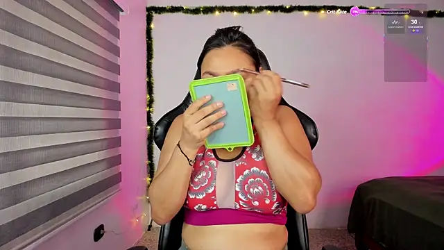 Snapshot of hollymollyxoxo chatting on July 17, 2026, 2:03 pm hollymollyxoxo online show from July 17, 2026, 2:03 pm