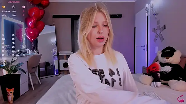 lilyvibe online show from February 20, 2025, 6:35 pm