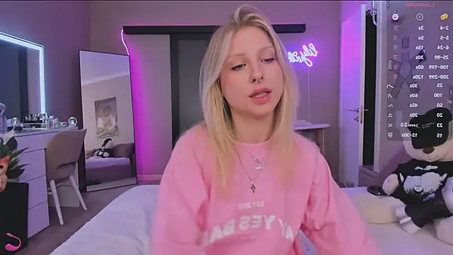 lilyvibe online show from March 16, 2025, 9:05 pm