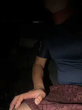 akirannn00 online show from December 3, 2025, 12:04 pm