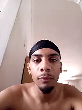 Snapshot of 29YOURZ_28_ chatting on December 14, 2024, 8:45 am 29YOURZ 28 online show from December 14, 2024, 8:45 am
