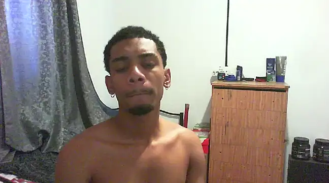 Snapshot of 29YOURZ_28_ chatting on February 5, 2025, 10:30 am 29YOURZ 28 online show from February 5, 2025, 10:30 am