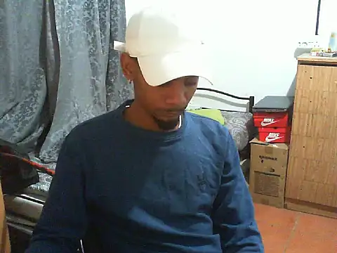 29YOURZ 28  online show from December 5, 2025, 8:28 pm