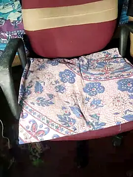 Snapshot of Ralisha_Rani chatting on October 27, 2025, 8:10 pm Ralisha Rani online show from October 27, 2025, 8:10 pm