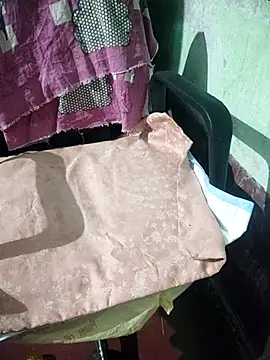 Snapshot of Ralisha_Rani chatting on November 27, 2025, 2:12 am Ralisha Rani online show from November 27, 2025, 2:12 am