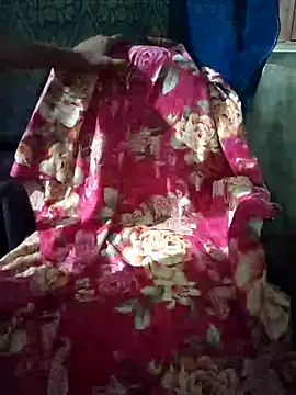 Snapshot of Ralisha_Rani chatting on November 10, 2025, 8:52 am Ralisha Rani online show from November 10, 2025, 8:52 am