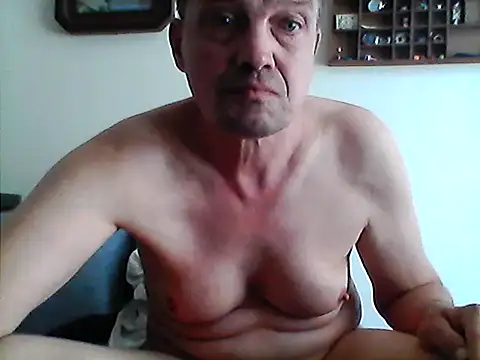 Snapshot of Bigpenis6y chatting on May 4, 2026, 10:40 am Bigpenis6y online show from May 4, 2026, 10:40 am