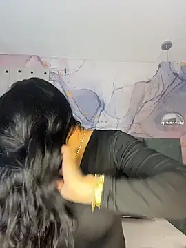 kiim taaylor online show from November 10, 2025, 10:31 am