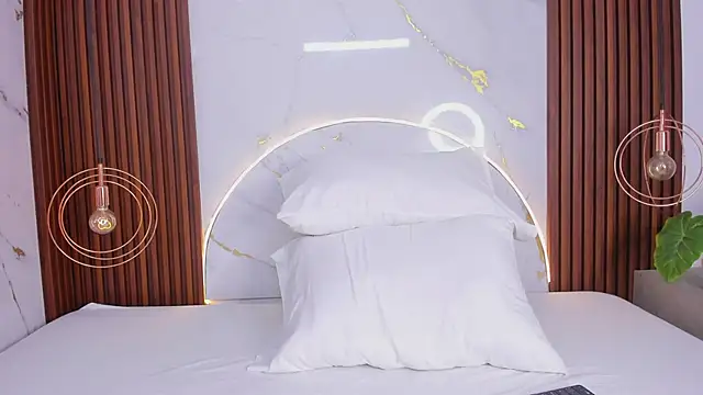 miamiller69 online show from February 21, 2026, 4:25 am