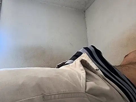 Snapshot of calixtoanthony chatting on October 4, 2025, 5:14 pm calixtoanthony online show from October 4, 2025, 5:14 pm