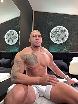 Snapshot of MassimoWalton2 chatting on September 28, 2025, 3:41 pm MassimoWalton2 online show from September 28, 2025, 3:41 pm