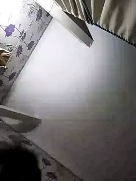 SweetLeila40 online show from February 12, 2025, 1:19 am