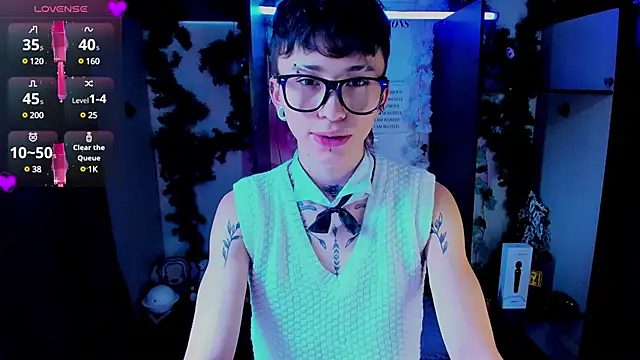 juniior 2311  online show from February 19, 2025, 4:22 pm