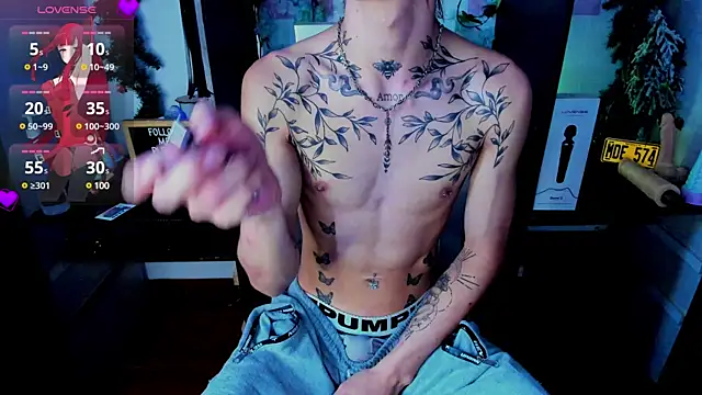 juniior 2311  online show from March 5, 2025, 6:45 pm