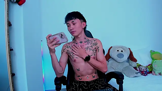 juniior 2311  online show from October 24, 2025, 6:07 pm