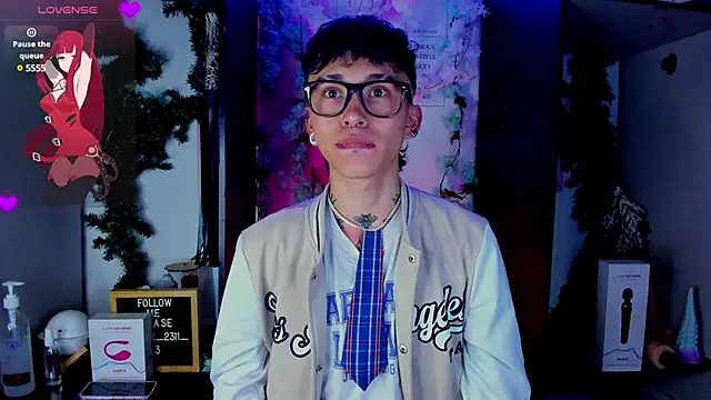 juniior 2311  online show from March 7, 2025, 5:08 am