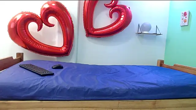 Snapshot of evaleribigtits18 chatting on February 17, 2026, 1:25 am evaleribigtits18 online show from February 17, 2026, 1:25 am