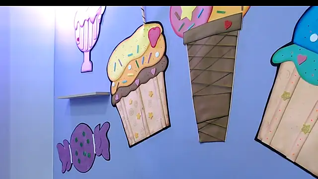 evaleribigtits18 online show from November 17, 2025, 7:07 pm