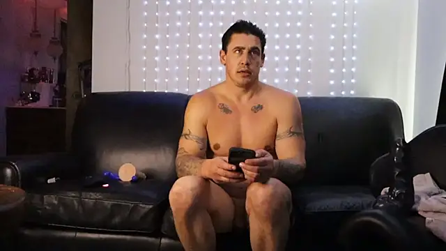 DamienSliick online show from February 12, 2026, 6:29 pm